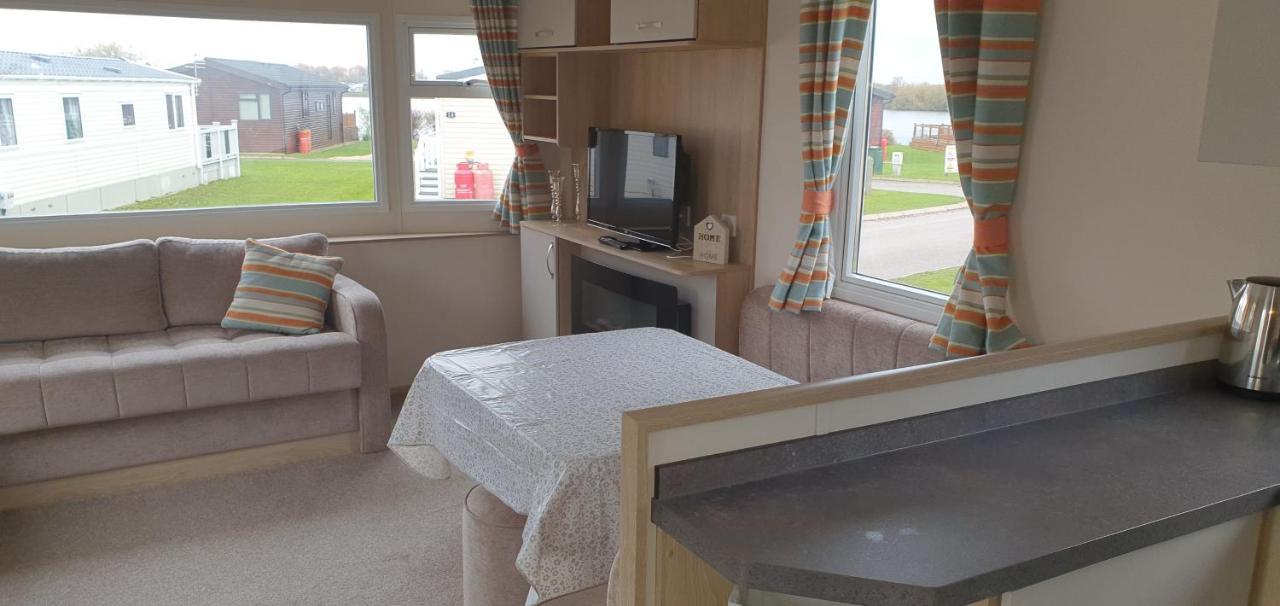 Ksr Hot Tub Holiday Home At Tattershall Lakes Экстерьер фото